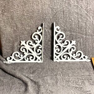 Pair of 2 white distressed metal iron corbels